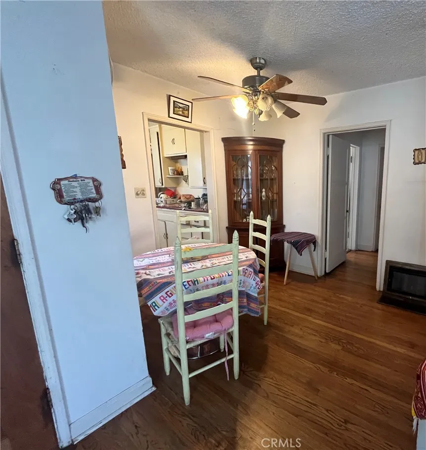 5839 Tobias Avenue, Sherman Oaks, California 91411 home-pic-9